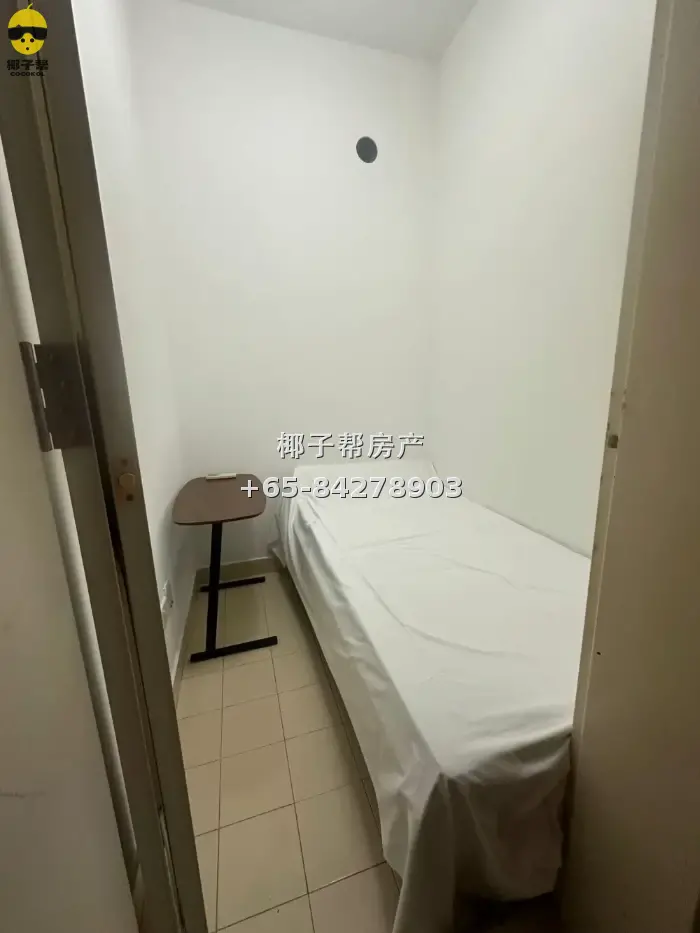 近巴西立地铁站，公寓佣人房出租，随时可以入住。所有行业都可以报本屋合法地址，